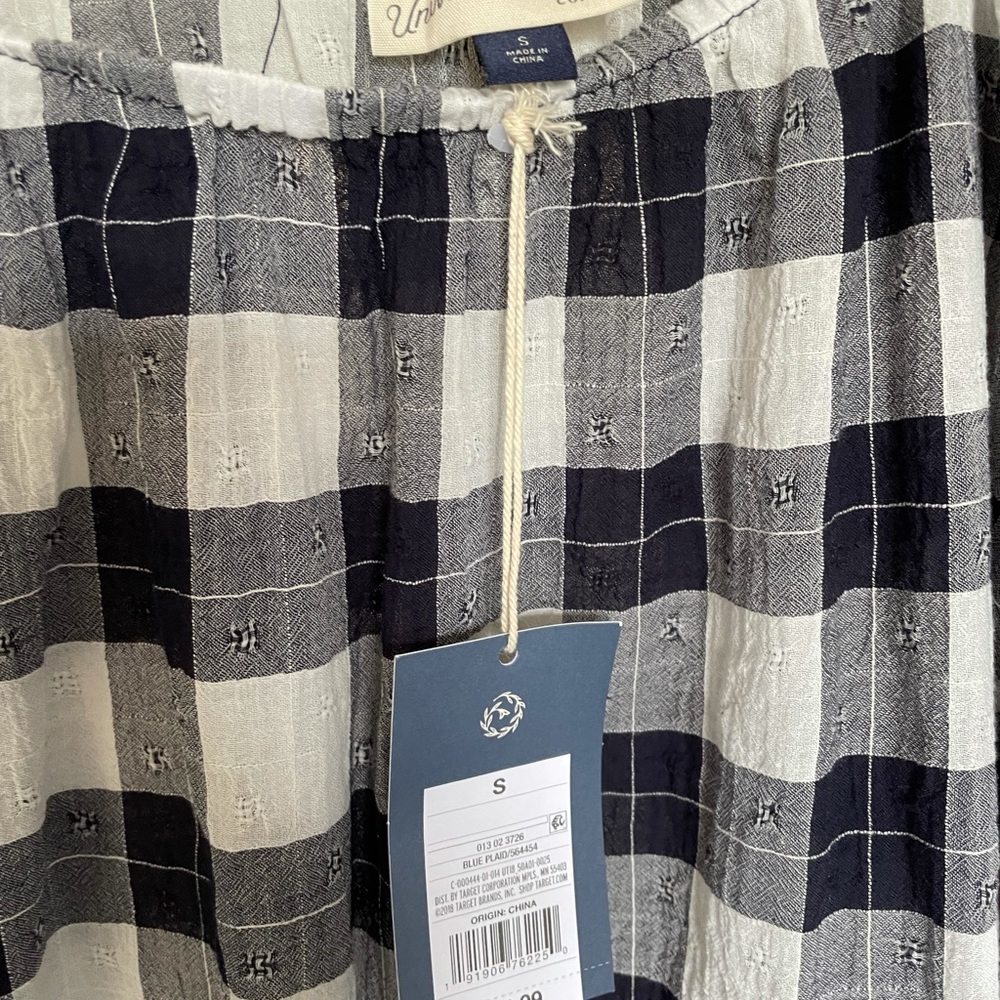 NWT Universal Thread Off-shoulder Top - Picture 2 of 3